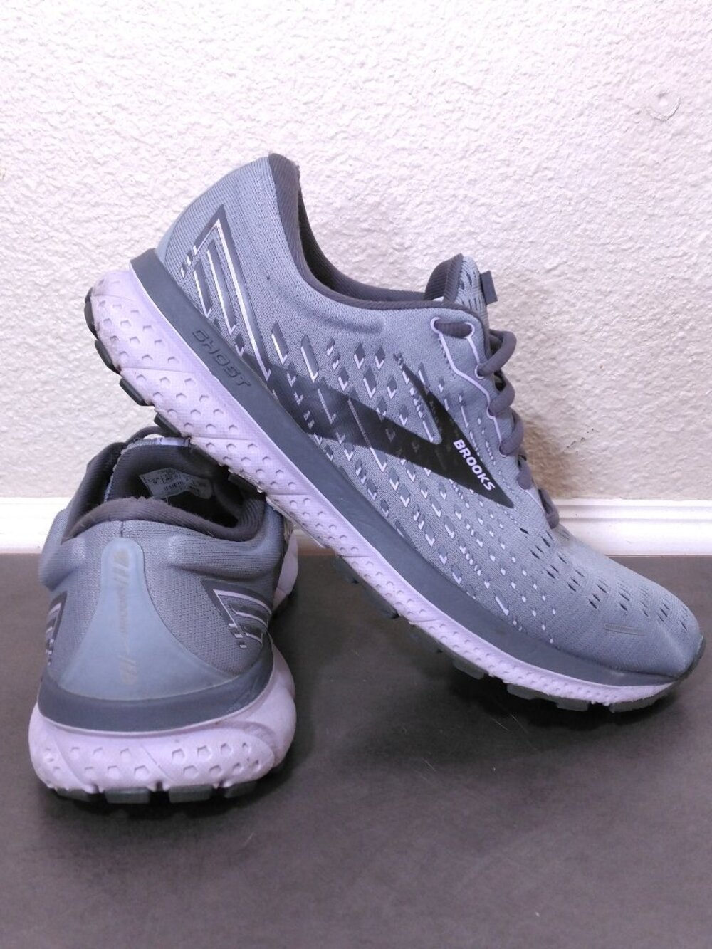 BROOKS Ghost 13 Shoes Womens SIZE 9 RUNNING CrossFit 1203381D084 Gray Purple RUN